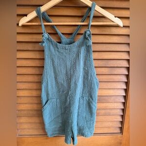Art Class Textured Overall Romper in Sage